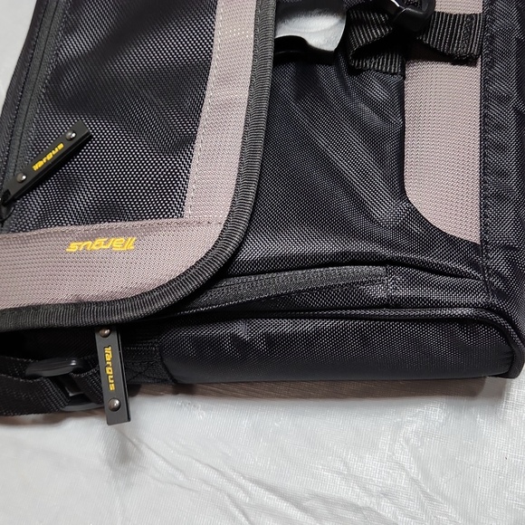 Targus 10.5" Tablet bag - Picture 2 of 7